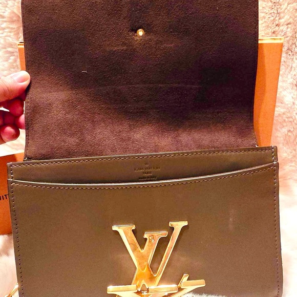 Louis Vuitton Granit Leather Chain
Louise GM Bag with full inclusion! - Picture 5 of 11